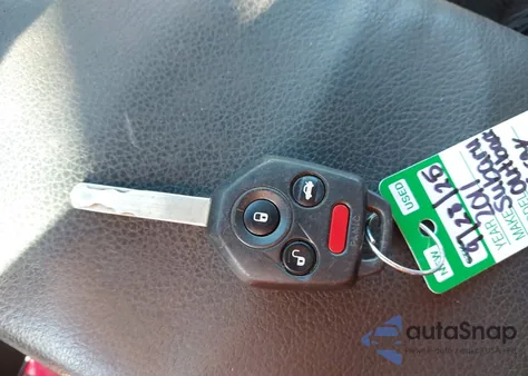 2011 Subaru Outback 3.6R Premium z USA, uszkodzony, nr VIN 4S4BRDCC9B2441835